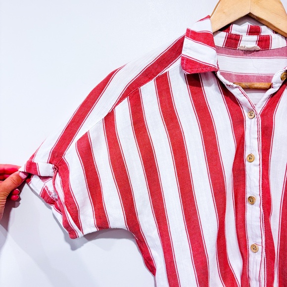 GARAGE Cropped striped red and white button down shirt - Picture 3 of 6